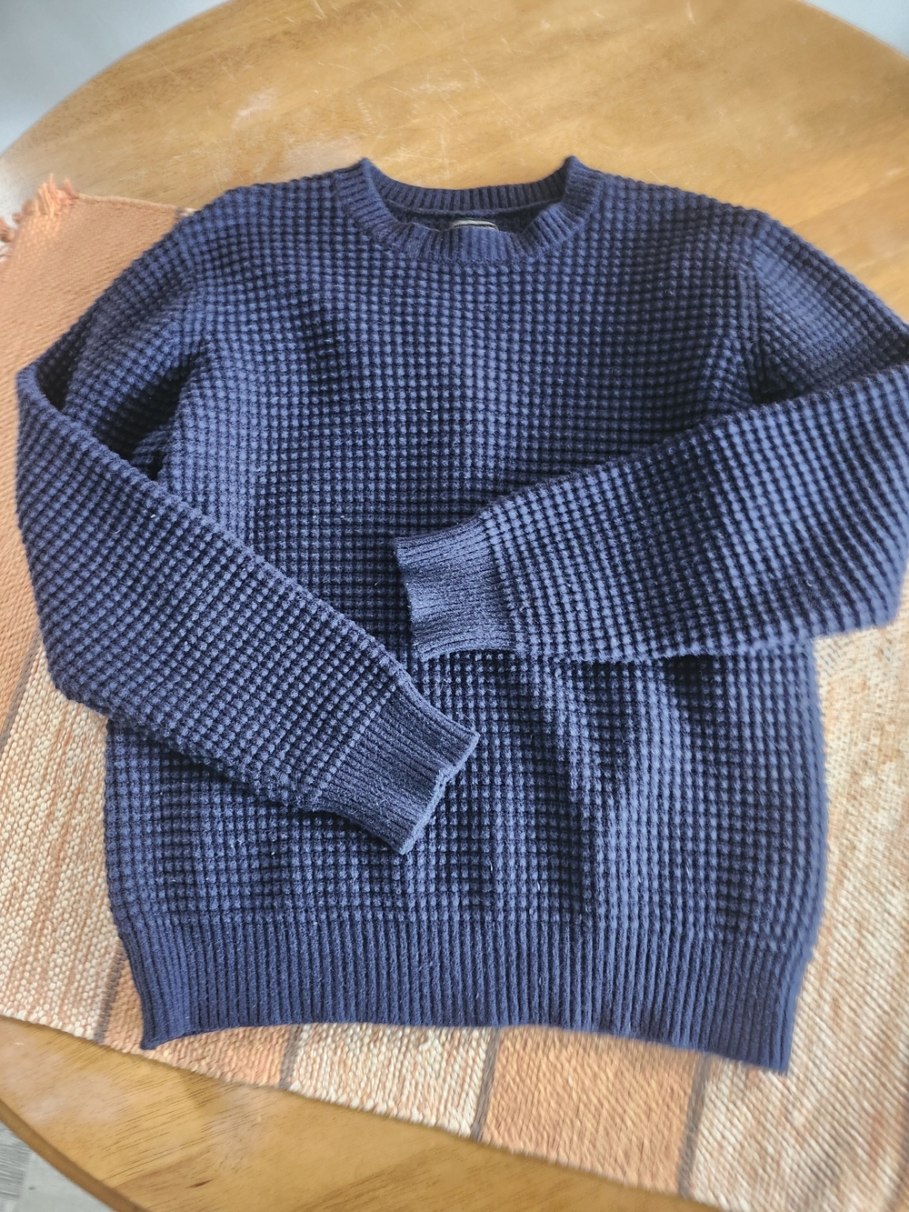 GUESS Navy Heavy Waffle Knit Crew Neck Sweater Women’s Medium Long Sleeve